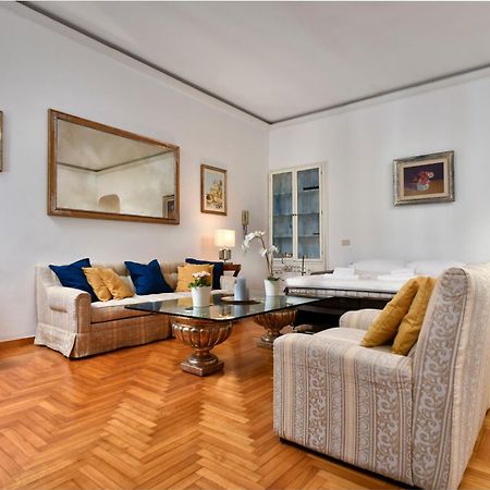 Апартаменти Trevi Charme Рим Екстер'єр фото